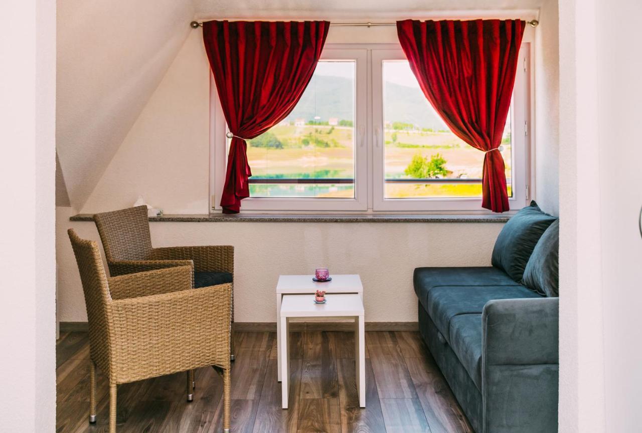 Apartmani Markesic Ramsko Jezero Prozor Bagian luar foto
