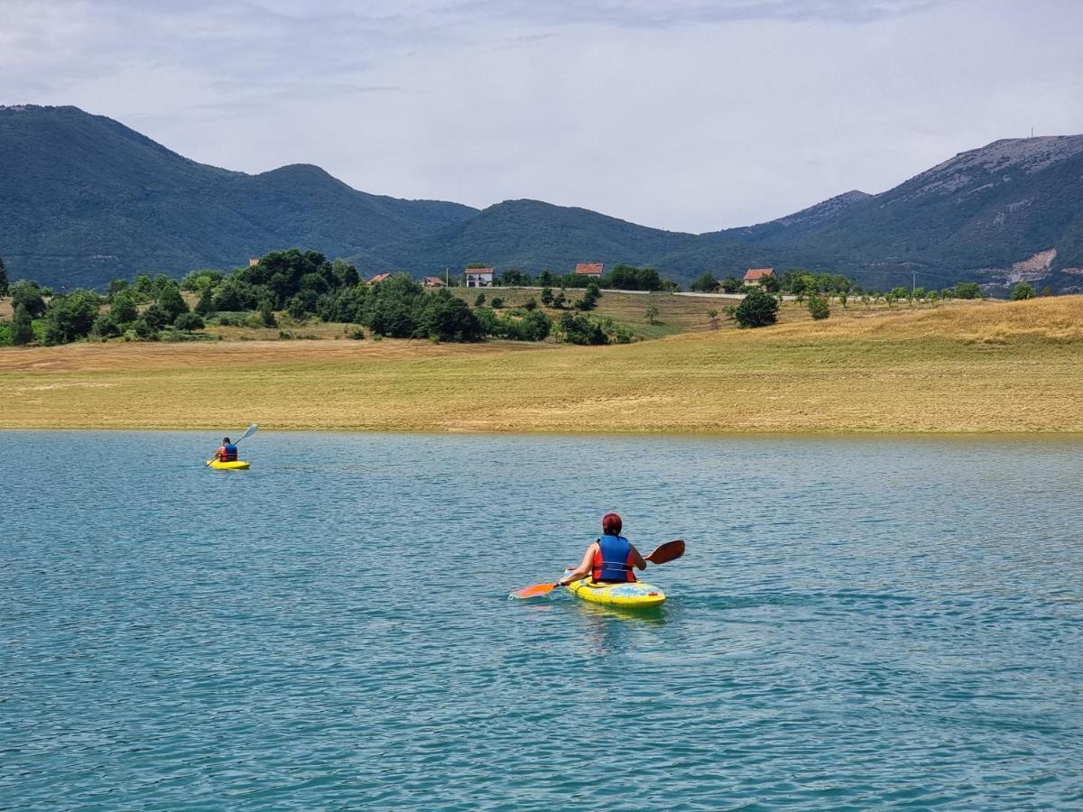 Apartmani Markesic Ramsko Jezero Prozor Bagian luar foto
